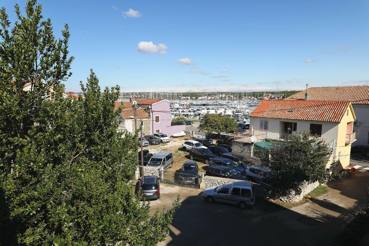 Apartments Vedrana Biograd Na Moru Extérieur photo